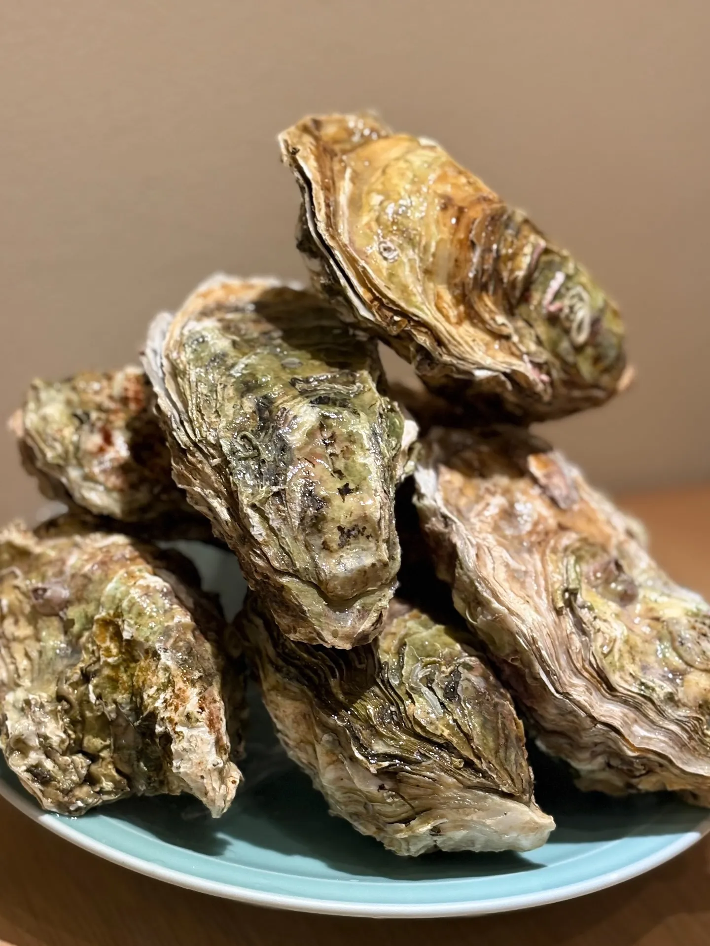 東北・気仙沼の海から、真牡蠣が直送で届きました。